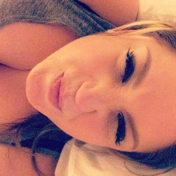 Meet your Posher, Amanda - Picture 2 of 5